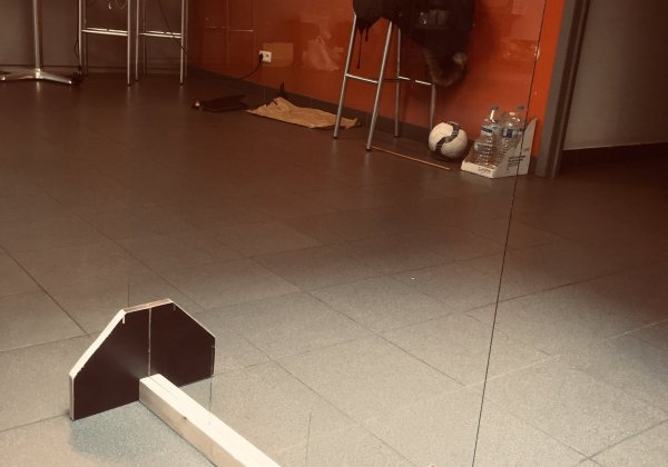 Réalisation de séparations en plexiglas pour le secteur